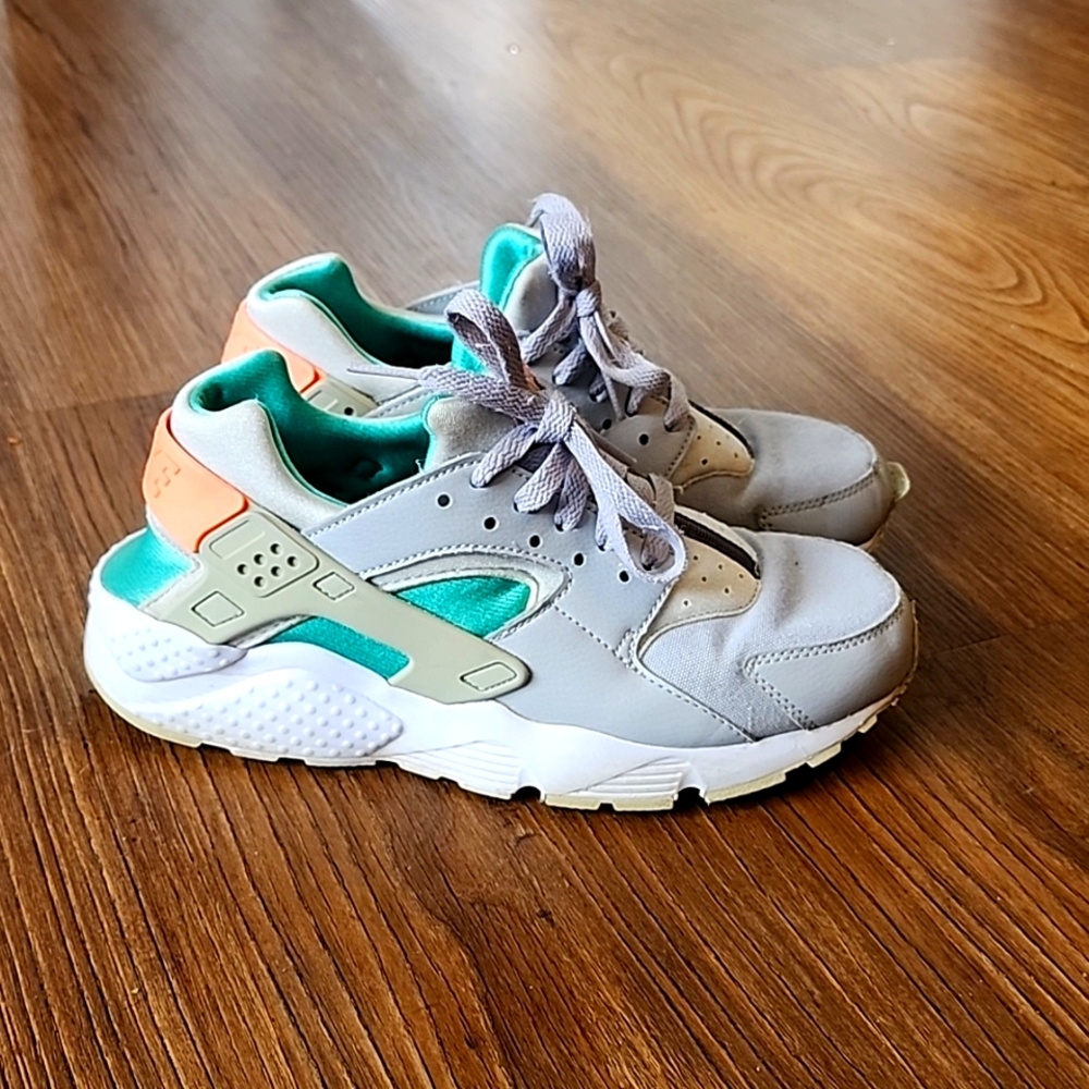 Nike Hurache 6.5Y